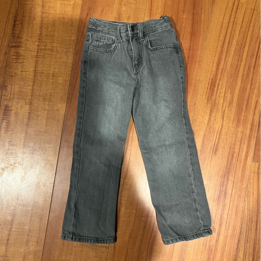 Relaxed straight jeans